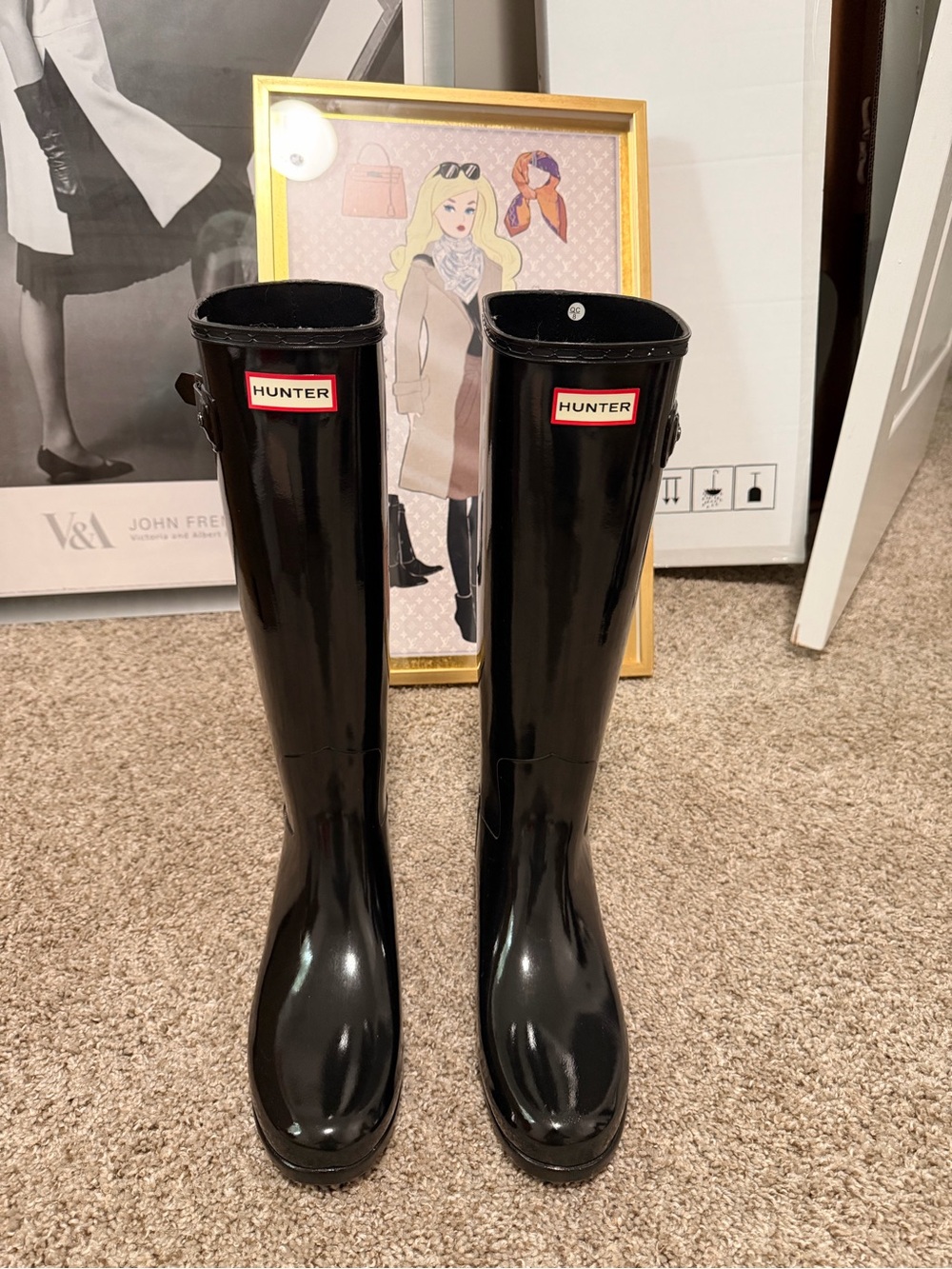 Hunter Black Gloss Tall Women's Rain Boots with Red Logo